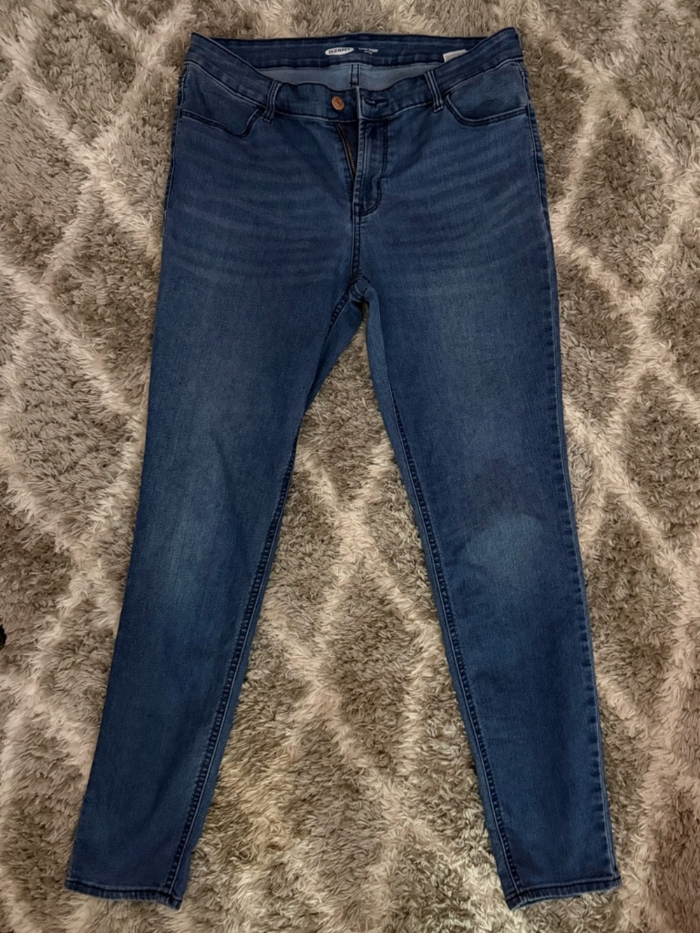 Old Navy Super Skinny Mid-Rise Jeans - medium Blue Wash by Old Navy.